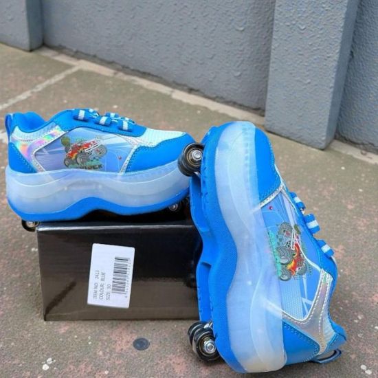 صورة سكيت شوز أطفال بعجلات أزرق كرتوني